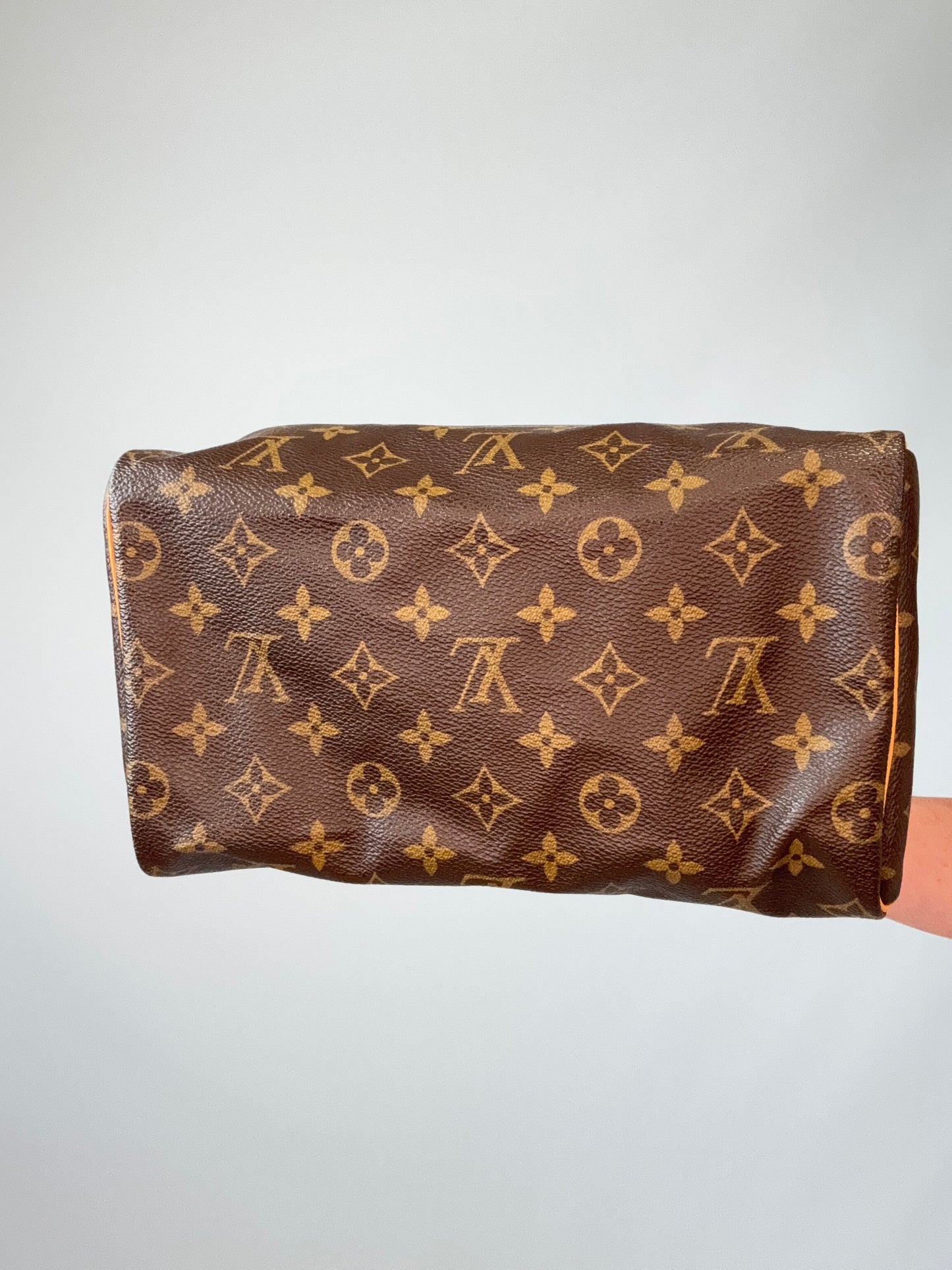 Louis Vuitton Monogram Canvas Speedy 25 – 2002 bottom of handbag