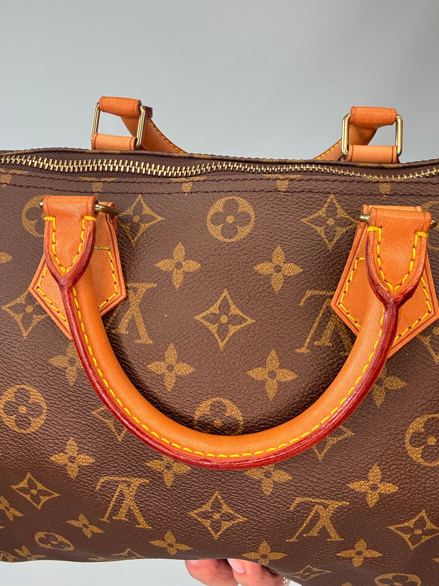Louis Vuitton Monogram Canvas Speedy 30 - 1990 interior of back top handle