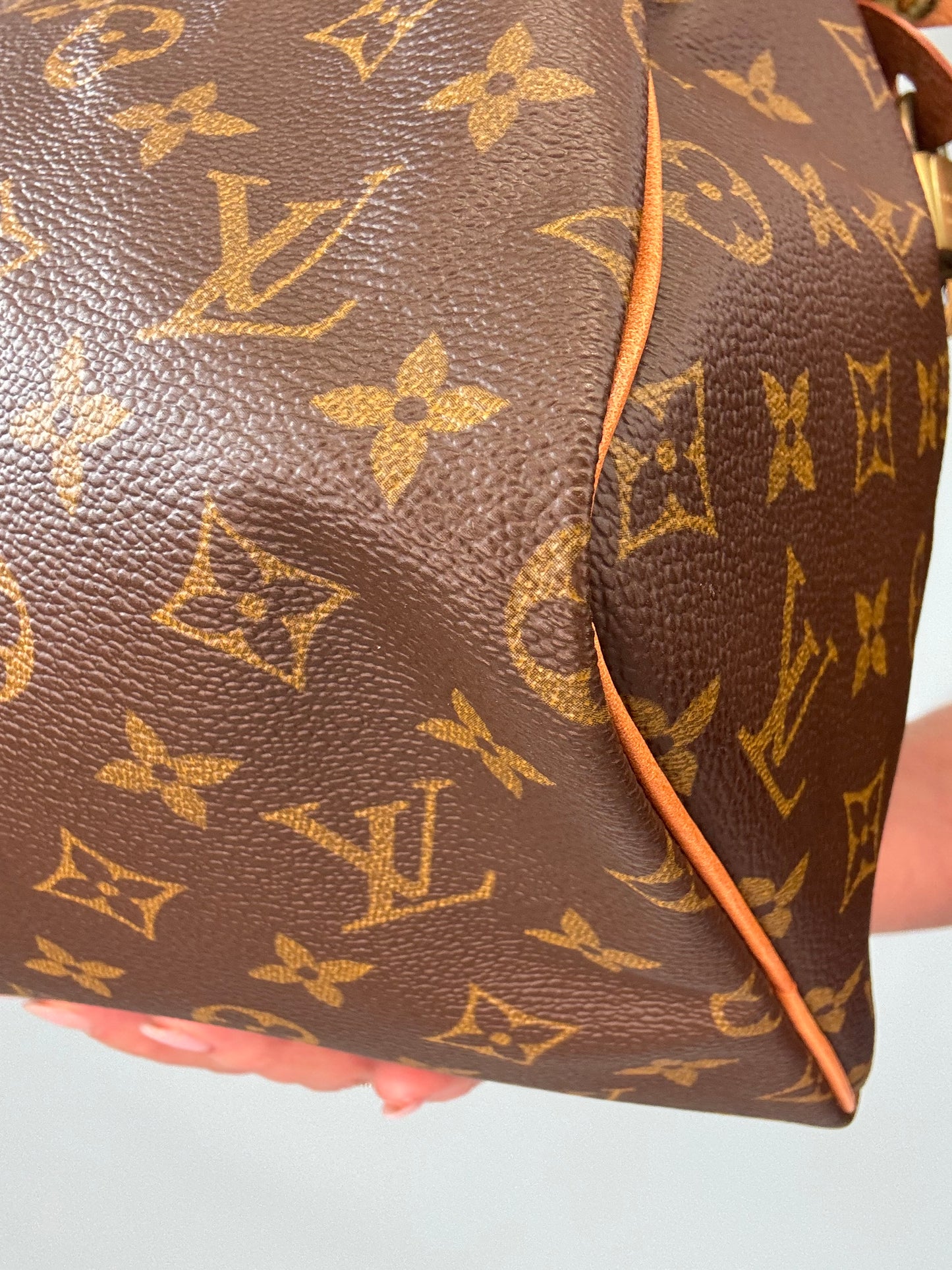 Louis Vuitton Monogram Canvas Speedy 30 - 1990 front right bottom corner 2