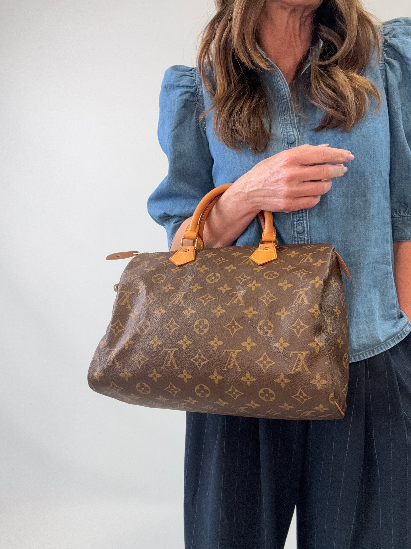 Louis Vuitton Monogram Canvas Speedy 30 - 1990 modeled