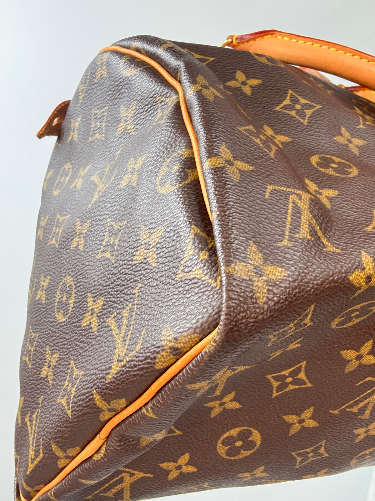 Louis Vuitton Monogram Canvas Speedy 30 - Vintage back left bottom corner