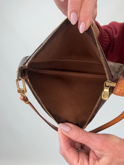 Louis Vuitton Monogram Pochette interior