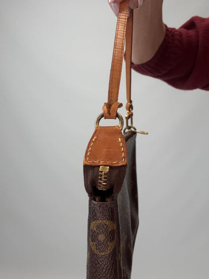 Louis Vuitton Monogram Pochette vachetta leather