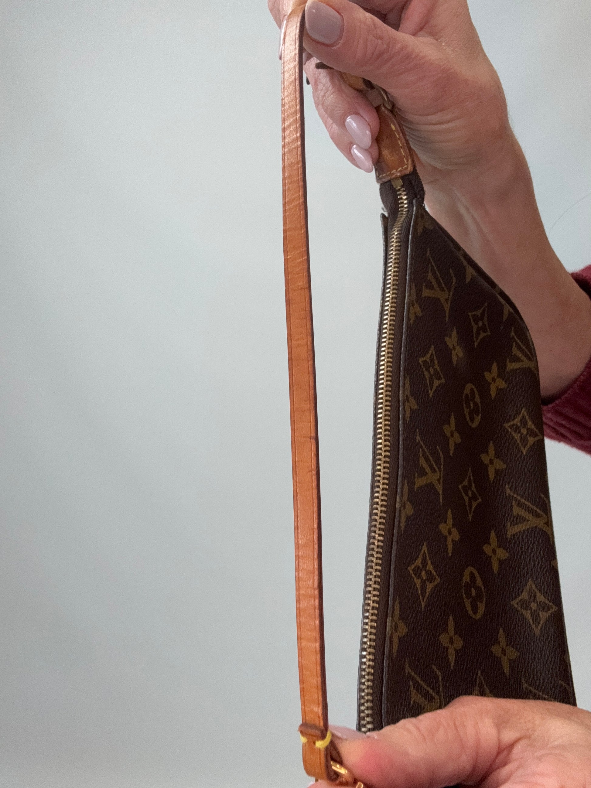 Louis Vuitton Monogram Pochette vachetta leather strap