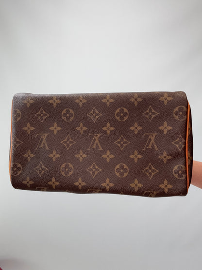 Louis Vuitton Monogram Speedy 25  bottom of handbag